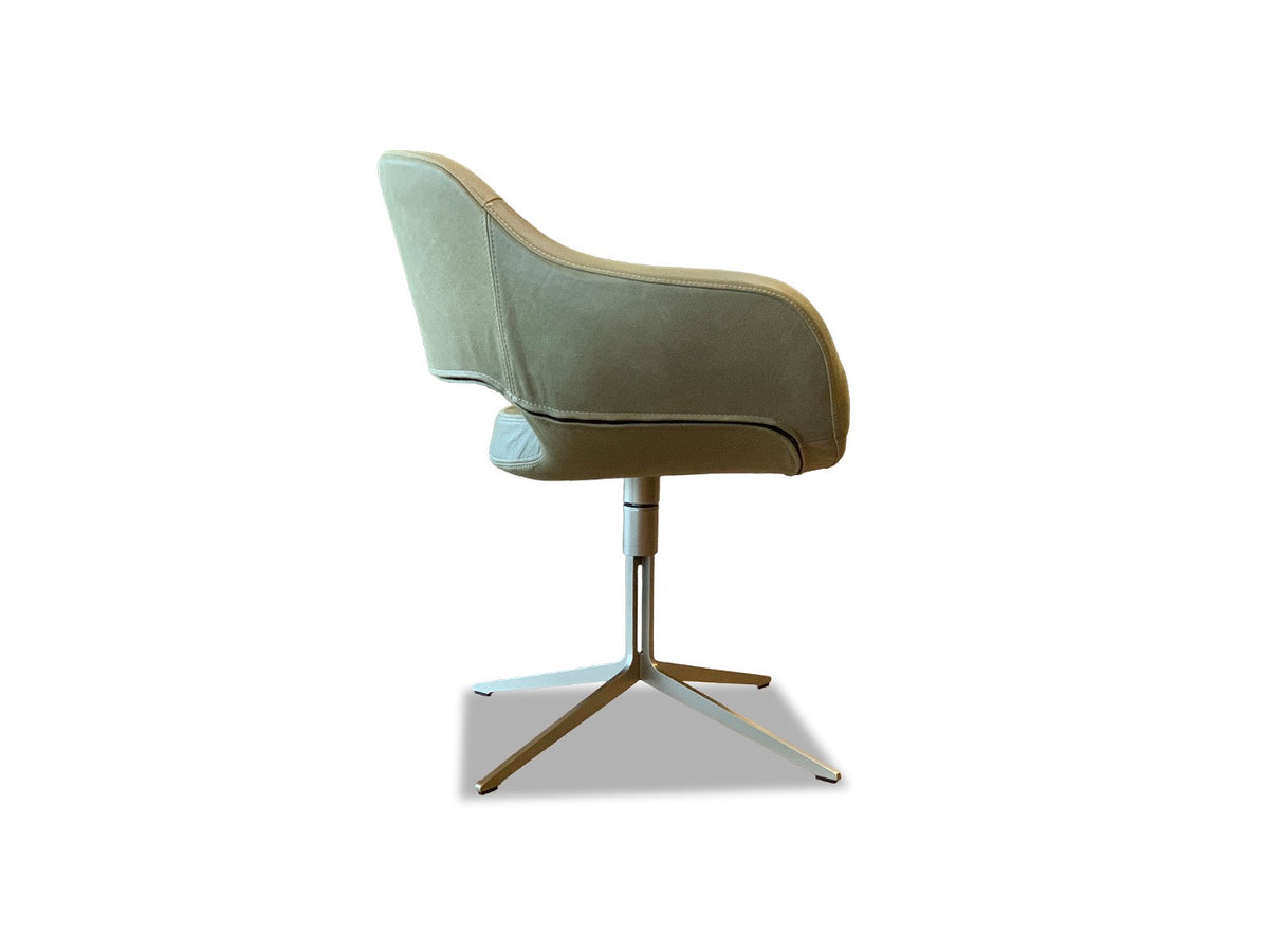 Seiten Ansicht Designer Esszimmerstuhl drehbar Leder