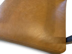 Detail der Sitzflläche aus hochwertigem Leder Farbton Cognac 