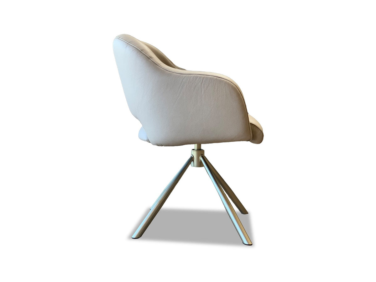 Seitenansicht Eleganter Lederstuhl drehbar in der Lederfarbe Beige 