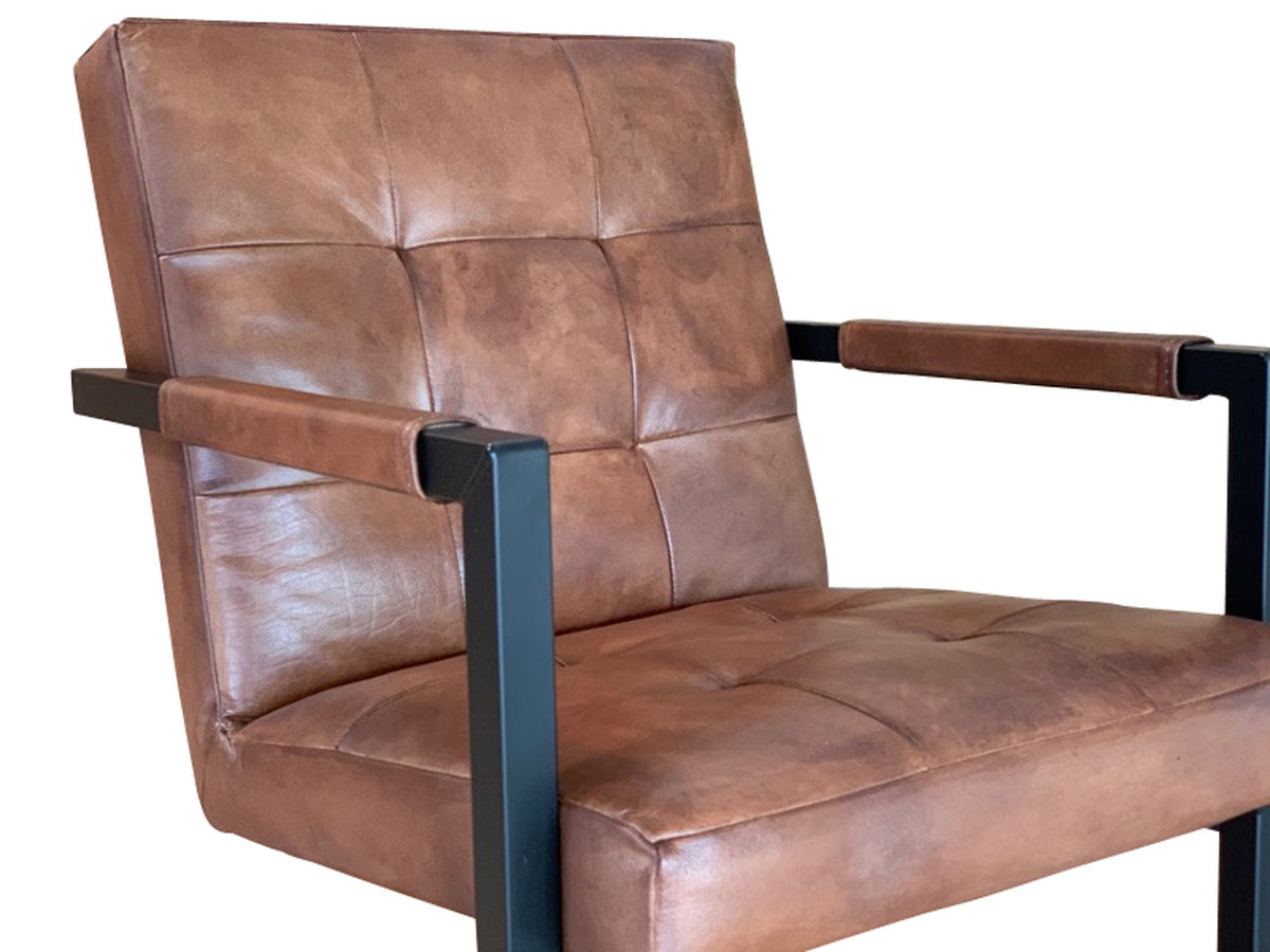 Lederstuhl mit Rautensteppung im Industrial Design Lederfarbe Büffelleder Braun