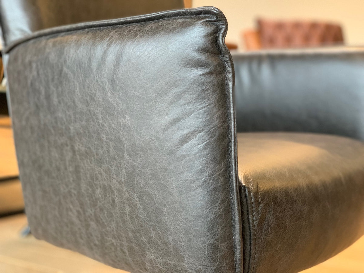 Ansicht der Ledernaht Leder Drehstuhl hohe Rückenlehne