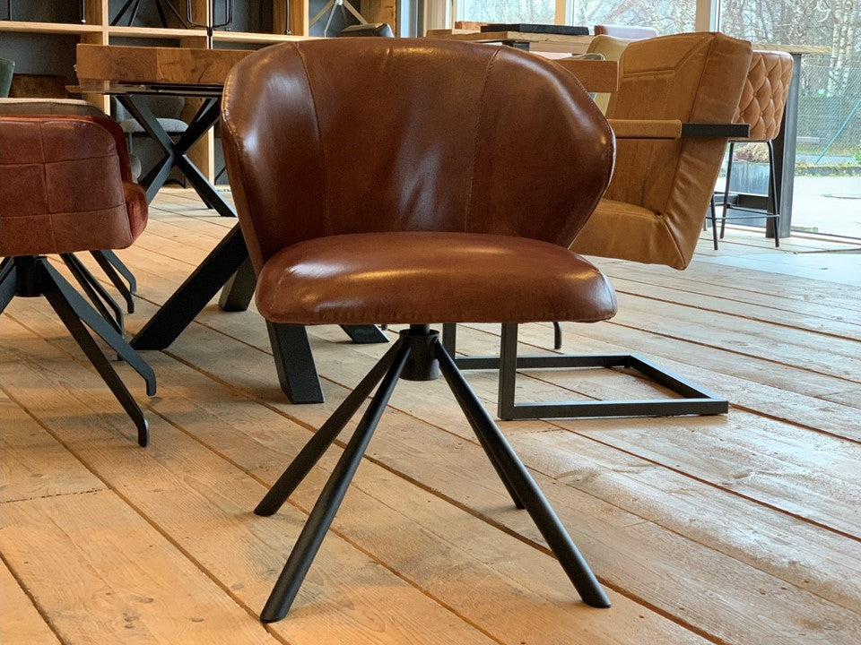 Vorderansicht Schalenstuhl Leder drehbar Braun
